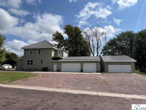 204 8th Avenue North St. James MN 56081