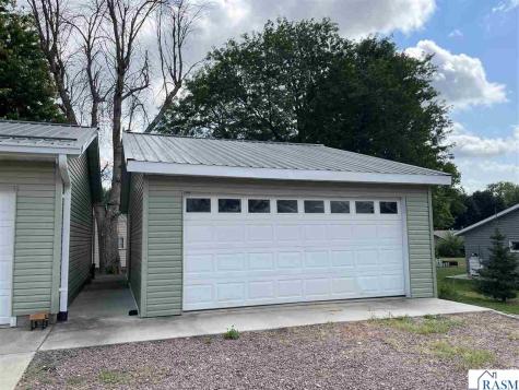 204 8th Avenue North St. James MN 56081