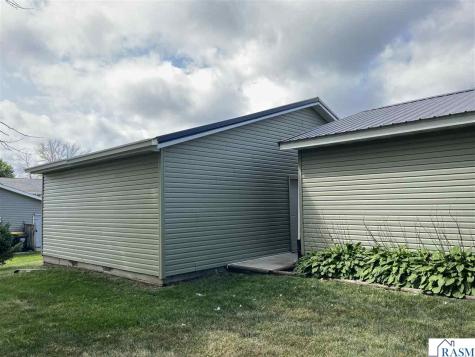 204 8th Avenue North St. James MN 56081