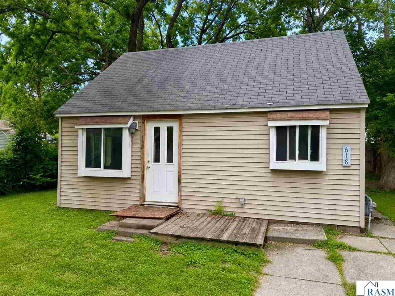618 W 3rd Street Mankato MN 56001