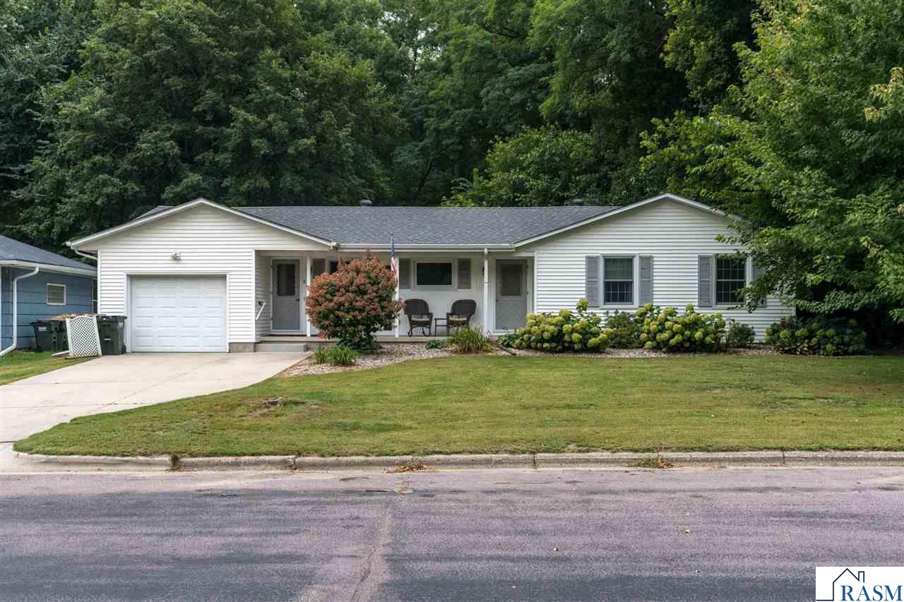 828 Lower Johnson Circle St. Peter MN 56082