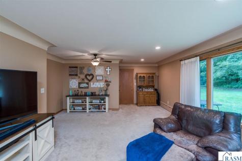 828 Lower Johnson Circle St. Peter MN 56082