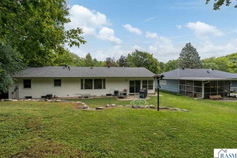 828 Lower Johnson Circle St. Peter MN 56082