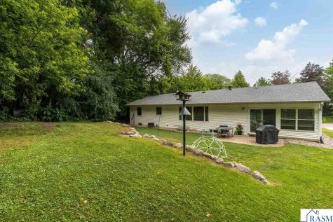 828 Lower Johnson Circle St. Peter MN 56082