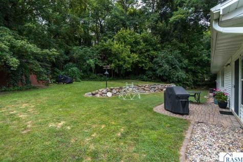 828 Lower Johnson Circle St. Peter MN 56082