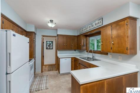 828 Lower Johnson Circle St. Peter MN 56082