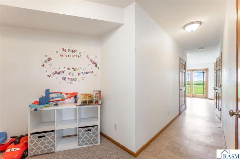 14317 County Road 114 Hanska MN 56041
