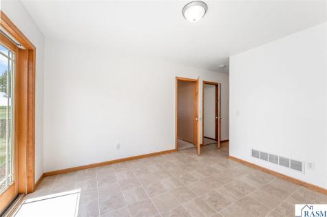 14317 County Road 114 Hanska MN 56041