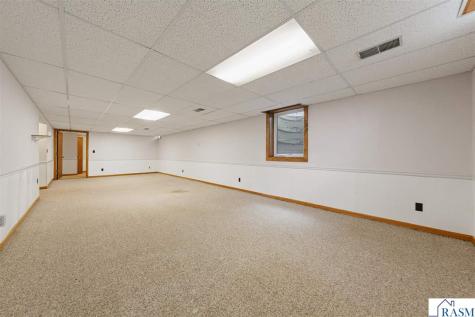 556 Karmil Place Gaylord MN 55334