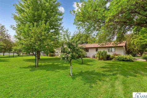 556 Karmil Place Gaylord MN 55334