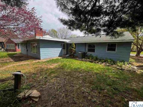 532 Capitol Drive St. Peter MN 56082