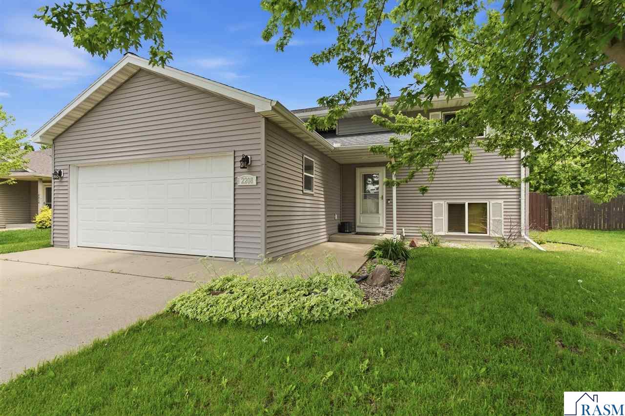 2208 Fairbanks Drive North Mankato MN 56003