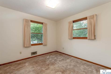1833 Crestview Drive New Ulm MN 56073