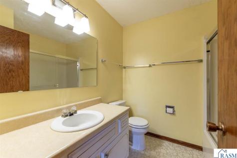 1833 Crestview Drive New Ulm MN 56073