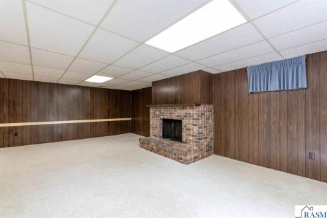 1833 Crestview Drive New Ulm MN 56073