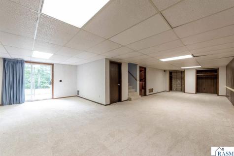 1833 Crestview Drive New Ulm MN 56073