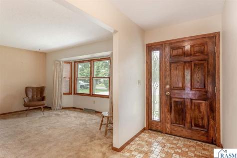 1833 Crestview Drive New Ulm MN 56073