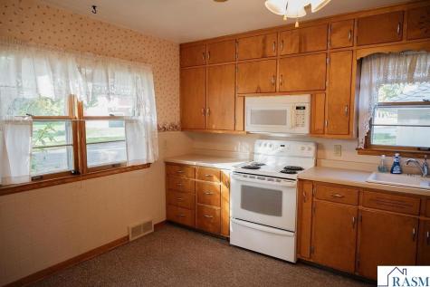 227 E 9th Street Blue Earth MN 56013