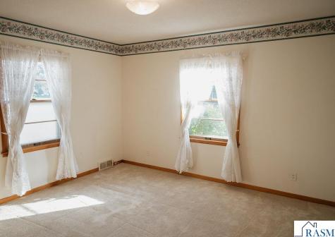 227 E 9th Street Blue Earth MN 56013
