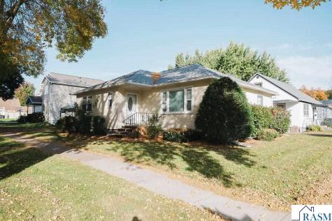 227 E 9th Street Blue Earth MN 56013