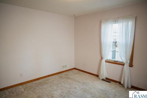 227 E 9th Street Blue Earth MN 56013