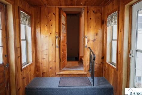 227 E 9th Street Blue Earth MN 56013