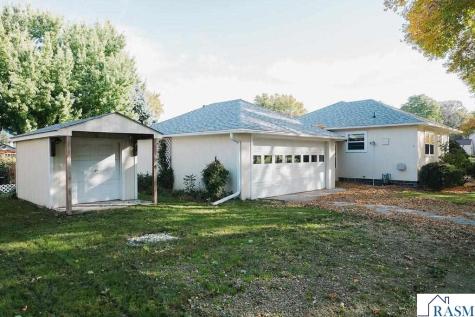 227 E 9th Street Blue Earth MN 56013