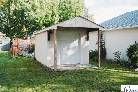227 E 9th Street Blue Earth MN 56013