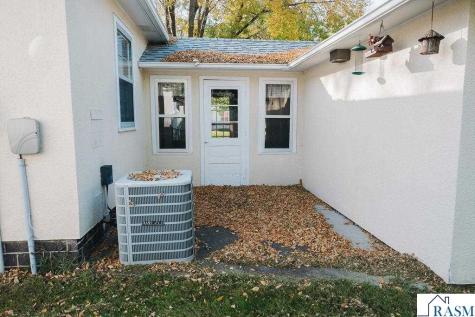 227 E 9th Street Blue Earth MN 56013