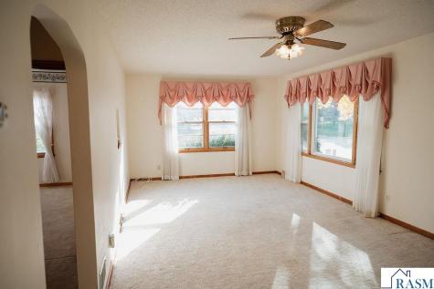 227 E 9th Street Blue Earth MN 56013