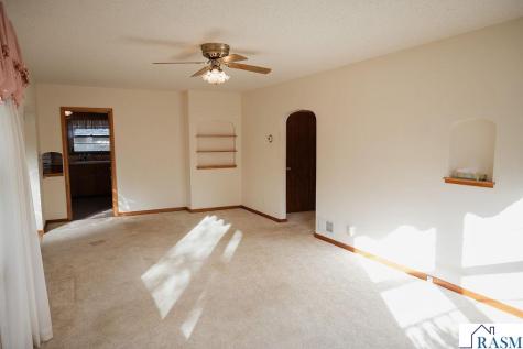 227 E 9th Street Blue Earth MN 56013