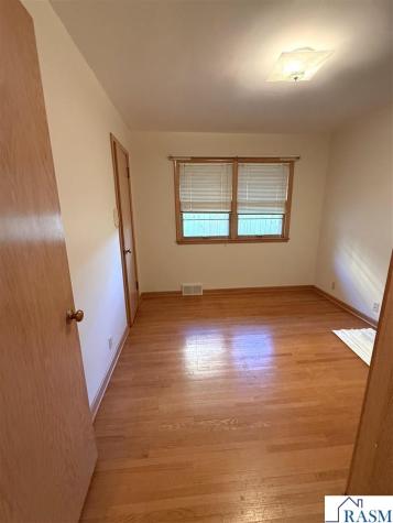 1327 N Minnesota Street New Ulm MN 56073