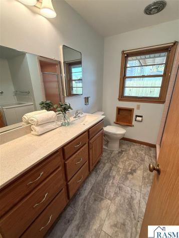 1327 N Minnesota Street New Ulm MN 56073