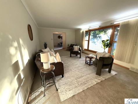 1327 N Minnesota Street New Ulm MN 56073