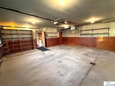 1327 N Minnesota Street New Ulm MN 56073