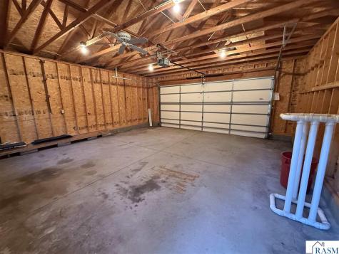 1327 N Minnesota Street New Ulm MN 56073