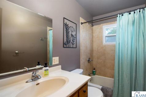 224 N 3rd Avenue Waldorf MN 56091