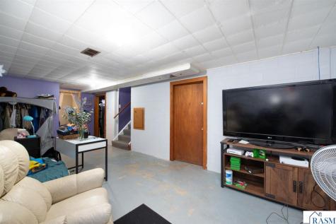 224 N 3rd Avenue Waldorf MN 56091