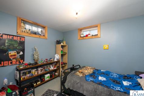 224 N 3rd Avenue Waldorf MN 56091