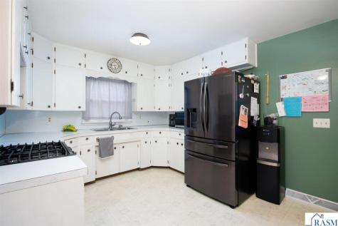 224 N 3rd Avenue Waldorf MN 56091