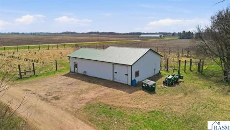 21598 478th Avenue Lake Crystal MN 56055