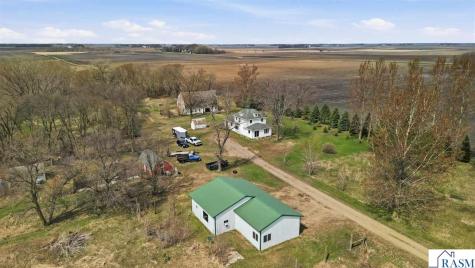 21598 478th Avenue Lake Crystal MN 56055