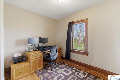 21598 478th Avenue Lake Crystal MN 56055