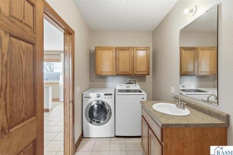 21598 478th Avenue Lake Crystal MN 56055