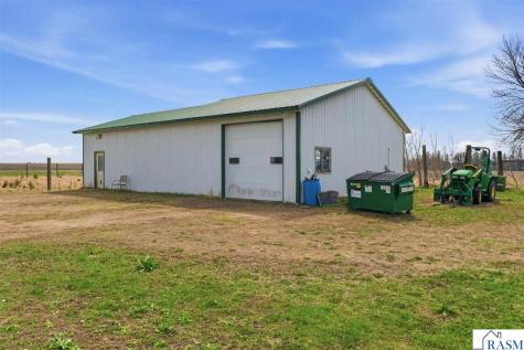 21598 478th Avenue Lake Crystal MN 56055