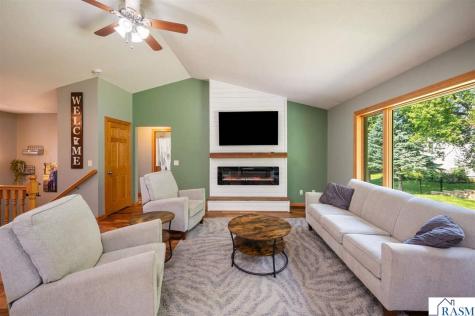 105 Hidden Oaks Circle Mankato MN 56001