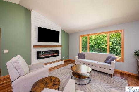 105 Hidden Oaks Circle Mankato MN 56001