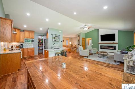 105 Hidden Oaks Circle Mankato MN 56001