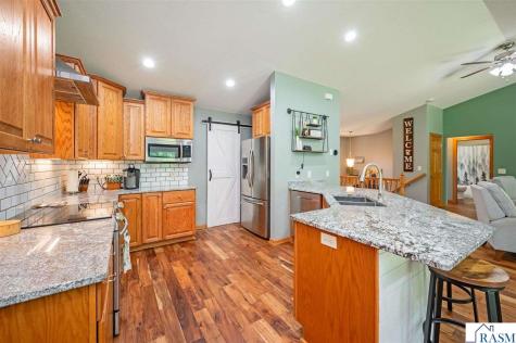 105 Hidden Oaks Circle Mankato MN 56001