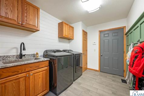 105 Hidden Oaks Circle Mankato MN 56001